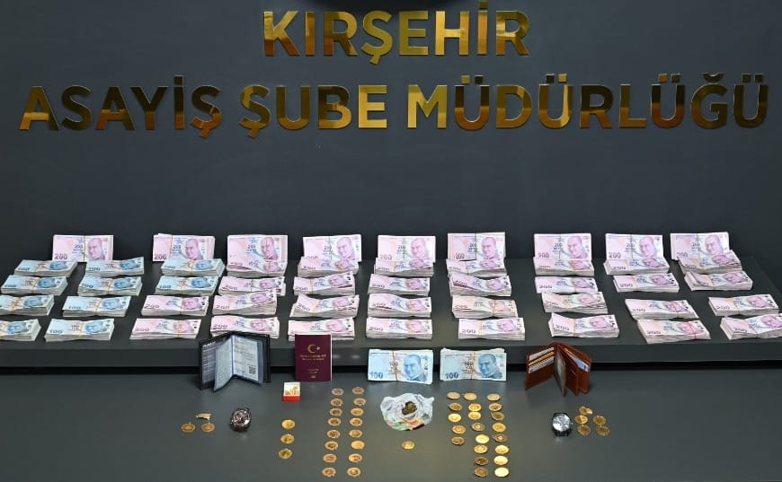 dusuk-ayarli-altin-tuzagi-kuyumculari-dolandiran-2-kisi-tutuklandi.jpg