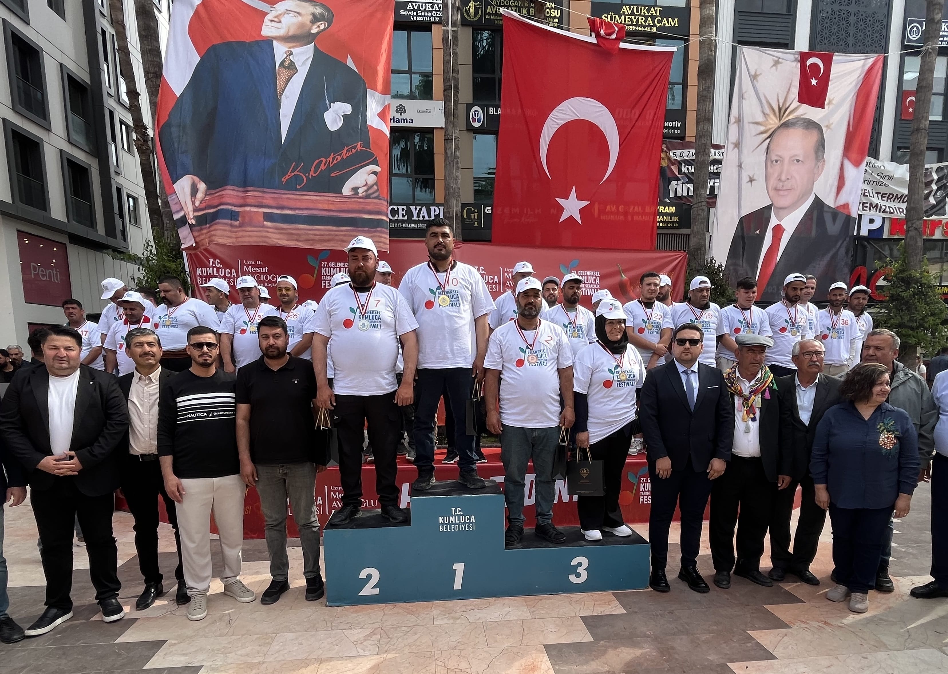 aa-20260501-41263557-41263556-antalyadaki-festivalde-3-dakikada-474-gram-aci-biber-yiyen-yarismaci-birinci-oldu.jpg