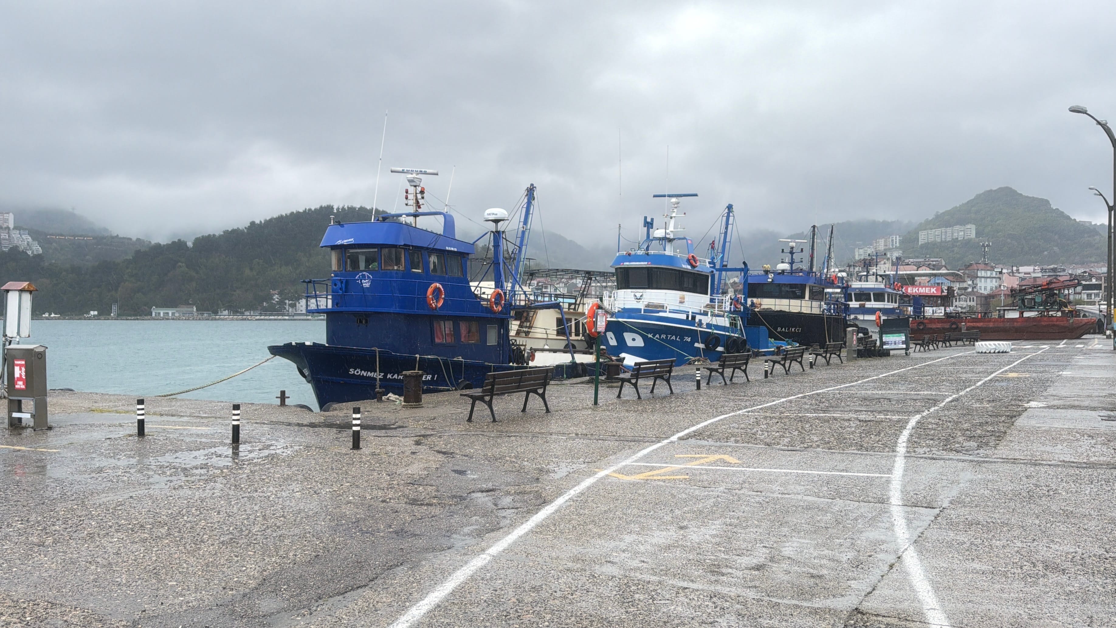 amasrada-firtina-dalga-boyu-2-metreye-1287418-383102.jpg