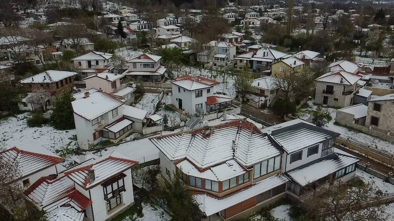 aa-20260504-41285411-41285409-izmir-odemiste-kar-yagisi-etkili-oldu.jpg
