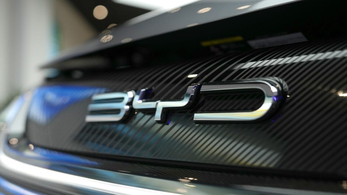 byd-free-autonomous-driving-tesla-1140x642.jpg