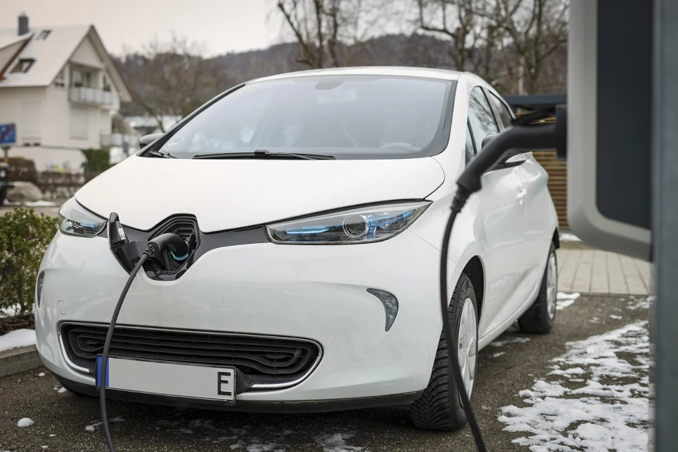 electric-car-white.webp
