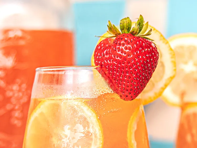 20260413-sea-strawberryfreshness-amandasuarez-279ea49bc9404c22b9ba50b007278d11.webp