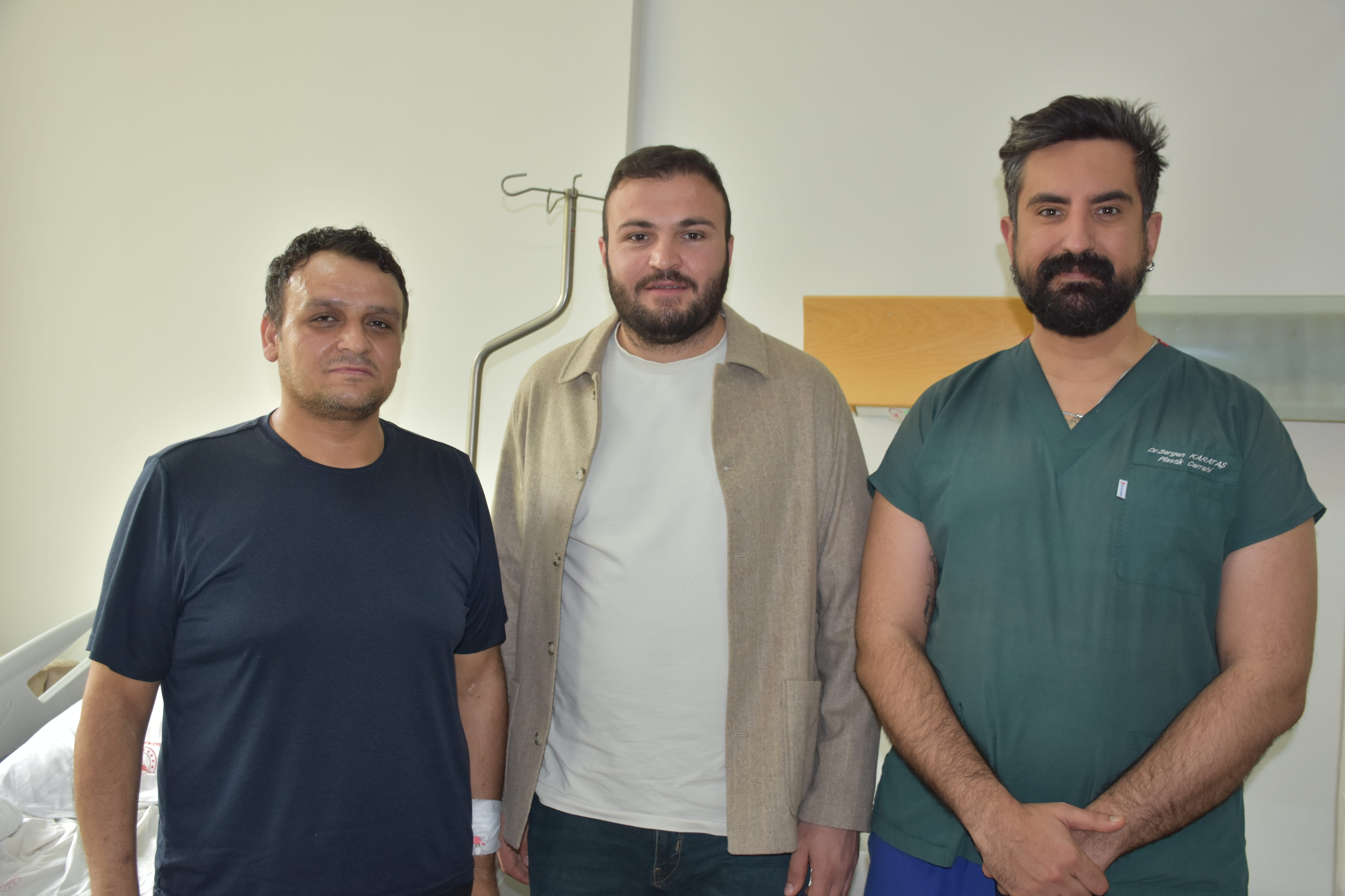 aa-20260505-41292889-41292883-enfeksiyon-kapan-parmagi-kasigina-dikilerek-kesilmekten-kurtarildi.jpg