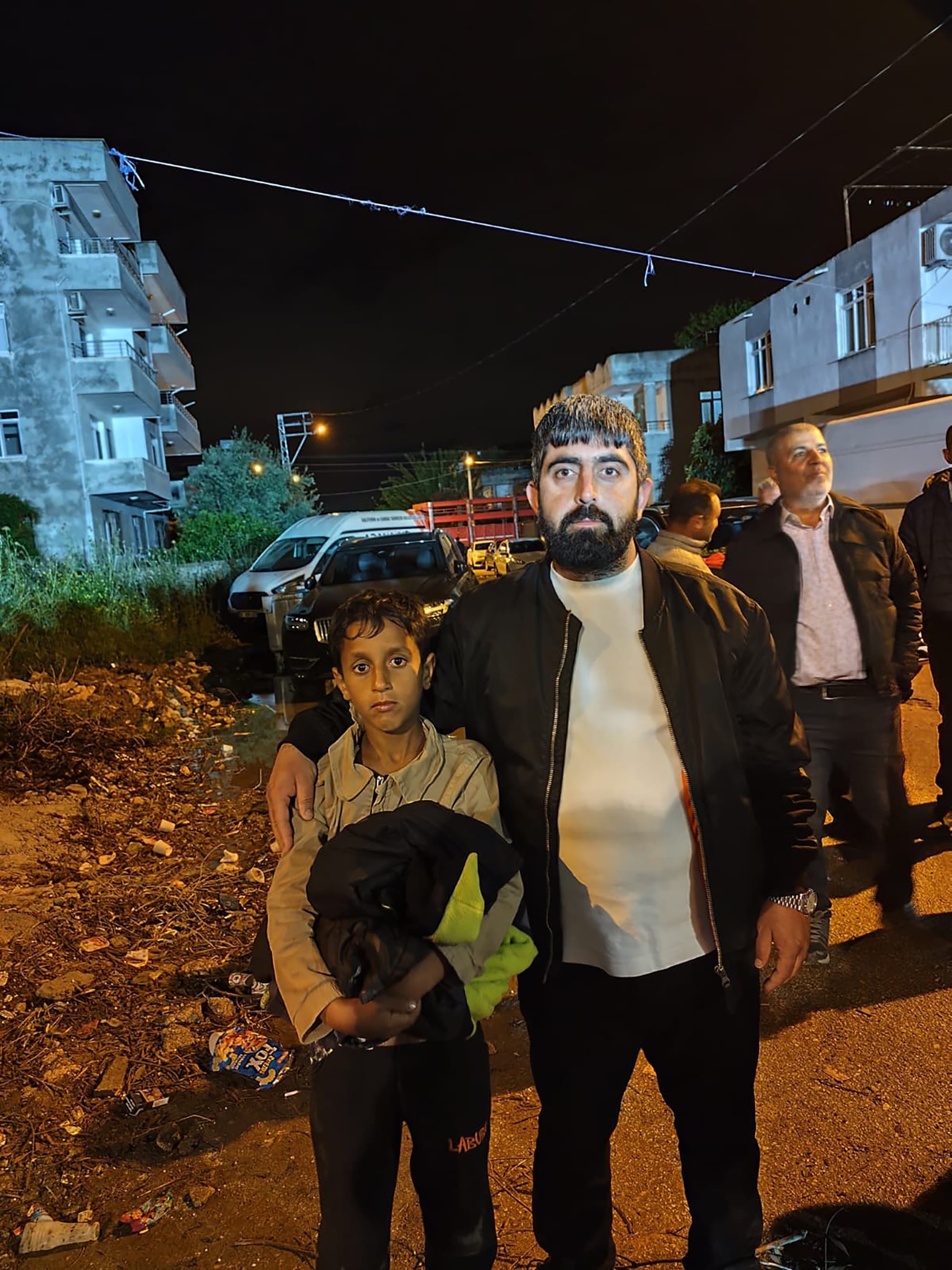 ezilmekten-kurtarilan-hamza-kahramaniyl-1293638-384833.jpg