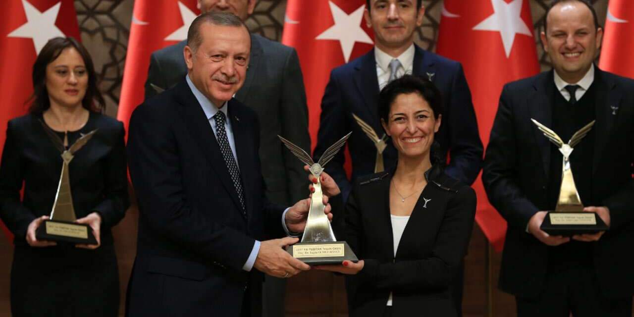bb-operasyonunda-erdoganin-odul-verdigi-profesor-de-gozaltinda-ustelik-cocuklarinin-dogum-gununde-2.jpg