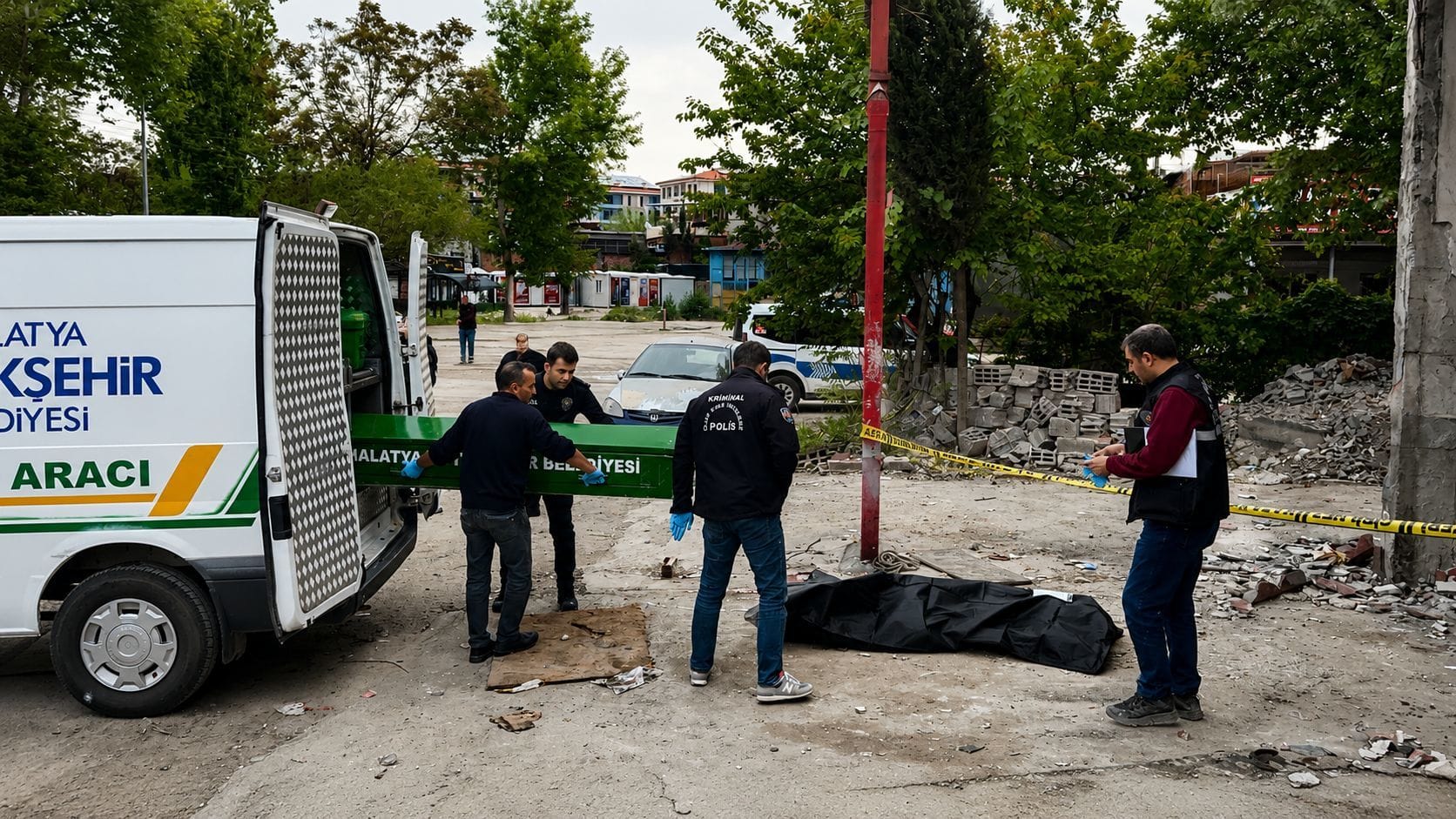 elektrik-direginden-dusup-oldu-olay-kam-1303424-387557.jpg