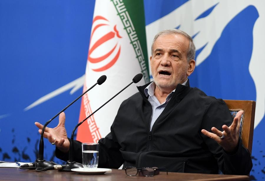 iran-cumhurbaskani-pezeskiyandan-muzak-1303412-387556.jpg